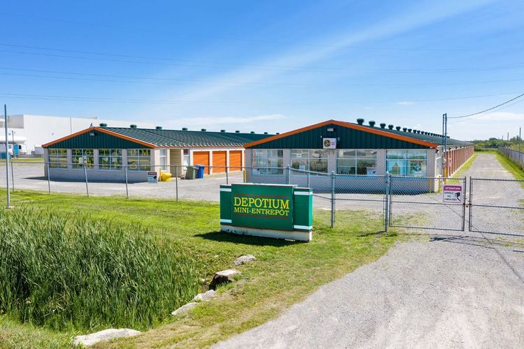 Vaudreuil-Dorion Storage @ 2150 Rue Chicoine ✓ 4 Weeks Free